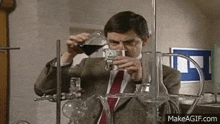 Mister Bean haciendo mediciones en laboratorios de Quimica